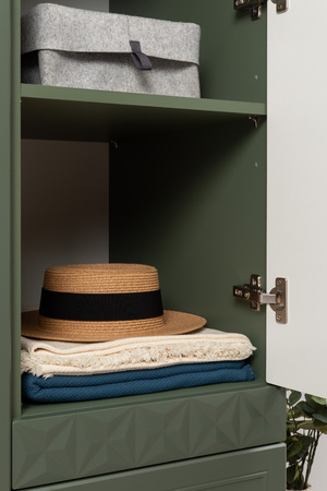 Шкаф для одежды Марион 16.340.03 дымчатый зеленый K521, олива шагрень AG 1050 ПВХ (собирается на любую сторону)